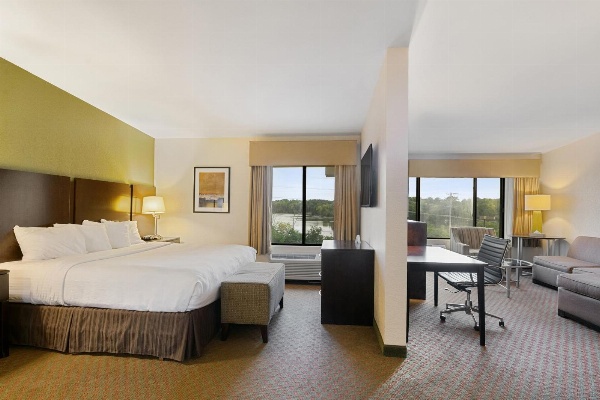 Antioch Hotel & Suites image 4